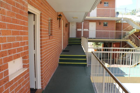 Greenslopes Motor Inn - Whitsundays Accommodation 3