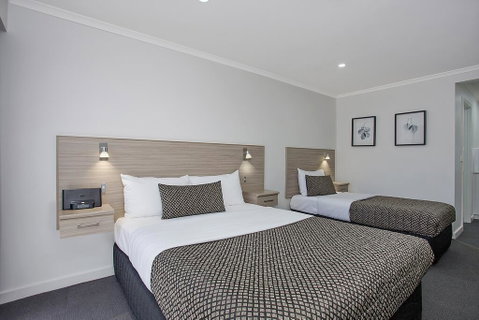 Hamilton Lonsdale Motel - Whitsundays Accommodation 3