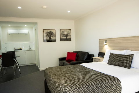 Hamilton Lonsdale Motel - Whitsundays Accommodation 2