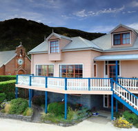 Hanlon House - Whitsundays Accommodation