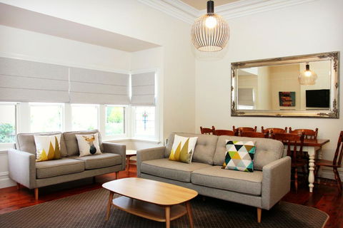 Hansen Street Retreat - Whitsundays Accommodation 1