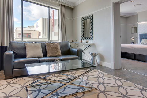 Head For The Hills At Charming Mountain Apartment - Whitsundays Accommodation 2