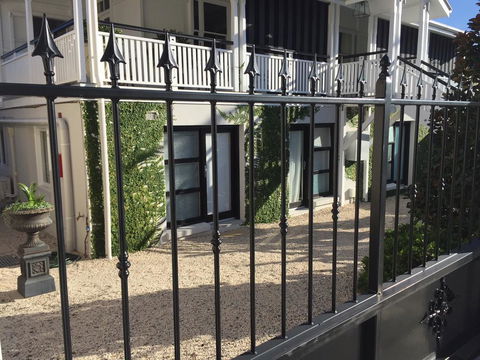 Heal House - Whitsundays Accommodation 2