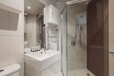 Heart Of Sandringham Apartment By Ready Set Host - Whitsundays Accommodation 3