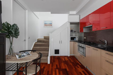 Heart Of Sandringham Apartment By Ready Set Host - Whitsundays Accommodation 2