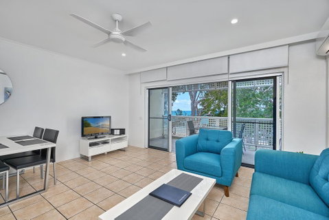 Hibiscus In Marlin Waters Palm Cove - Whitsundays Accommodation 1