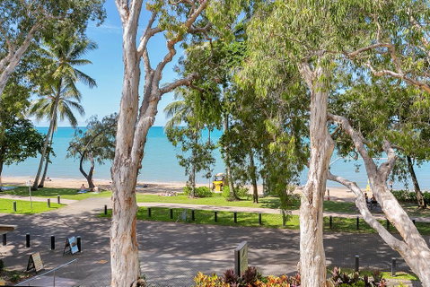 Hibiscus In Marlin Waters Palm Cove - Whitsundays Accommodation 0