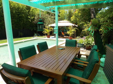 Hidden Oasis - Whitsundays Accommodation 0