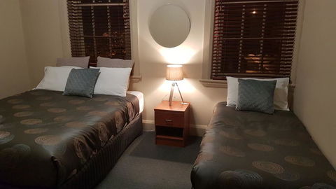 Highlands Hotel - Whitsundays Accommodation 1