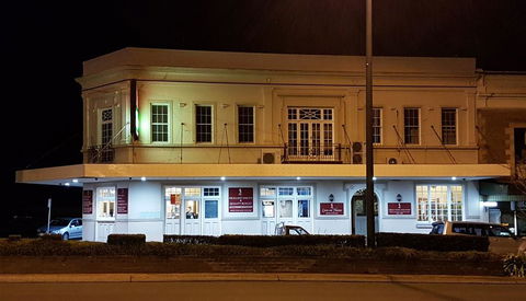 Highlands Hotel - Whitsundays Accommodation 0