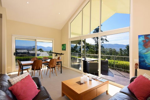 Hillcrest - Spectacular Views! - Whitsundays Accommodation 3