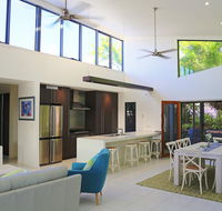 Hilltop Views - Cannonvale - Whitsundays Accommodation