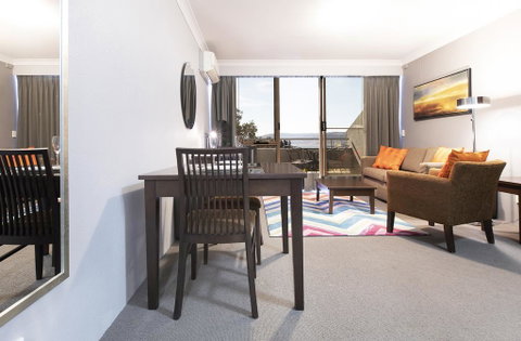 Horizons 418 - Lake Jindabyne Waterfront - Whitsundays Accommodation 3