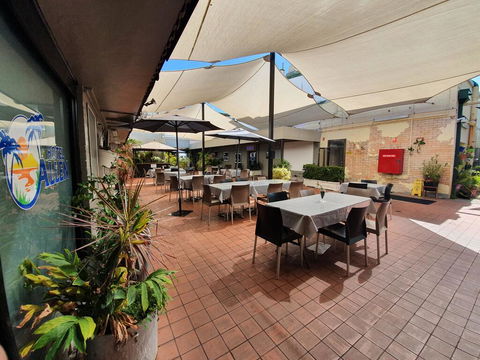 Hotel Allen - Whitsundays Accommodation 1