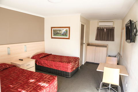 Hotel Canobolas Motel And Units - Whitsundays Accommodation 2