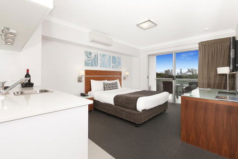 Hotel Chino - Whitsundays Accommodation 0