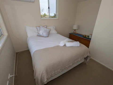 Island View - 80 Lentara St - Large Family Home, Pool, WIFI And Sweeping Views Of Fingal - Whitsundays Accommodation 3