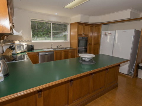 Island View - 80 Lentara St - Large Family Home, Pool, WIFI And Sweeping Views Of Fingal - Whitsundays Accommodation 2