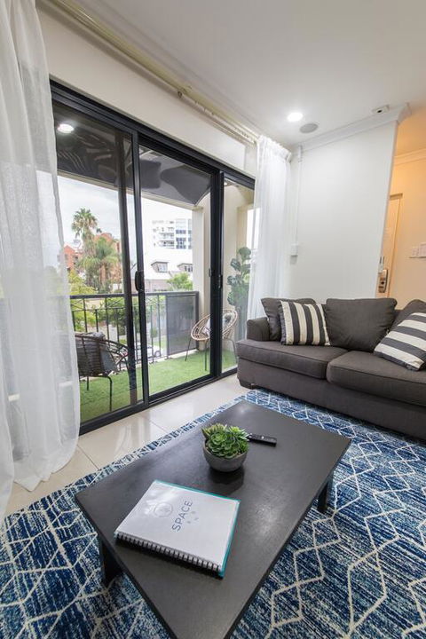 ISOLATION READY!! Super Size Me!! Top Location. Isolation Ready. Sanitised. Free CAT Bus, Pool, Gym And Everything At Your Finge - Whitsundays Accommodation 3