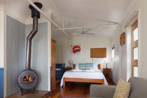 Jacaranda Cottages - Whitsundays Accommodation 3