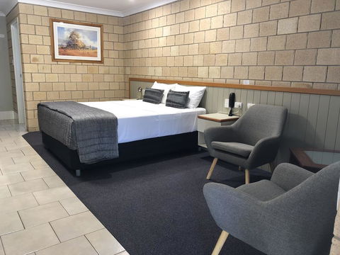 Jacaranda Country Motel - Whitsundays Accommodation 0