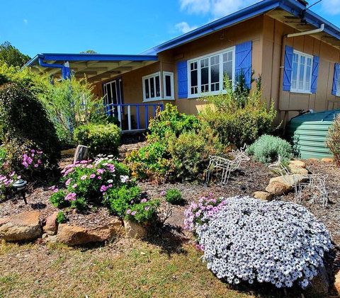 James Farmhouse - Whitsundays Accommodation 2