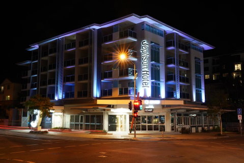 Jephson Hotel & Apartments - Whitsundays Accommodation 0
