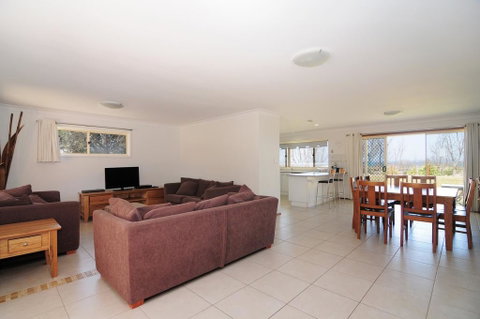 Jervis Bay Beachfront - Whitsundays Accommodation 3
