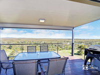 Jinalong 17 Pacific Street Family home great views.