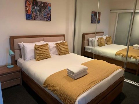 JOLI Opposite MCG And Botanical Gardens - Whitsundays Accommodation 2