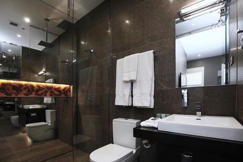 Junction Hotel - Whitsundays Accommodation 1