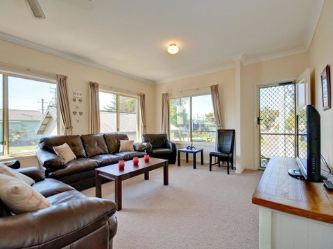 Just 4 Fun - Whitsundays Accommodation 3