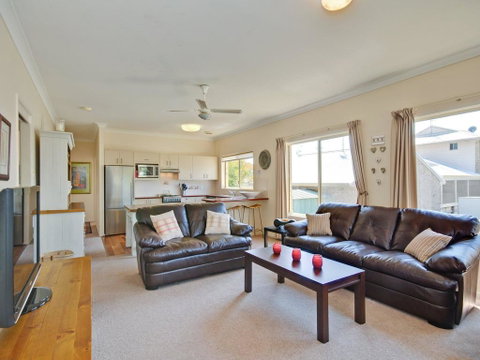 Just 4 Fun - Whitsundays Accommodation 0