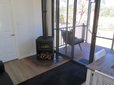 Just Red Wines Cabins - Whitsundays Accommodation 3