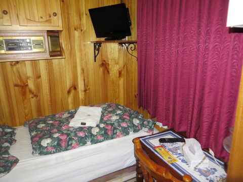 Karelia Alpine Lodge - Whitsundays Accommodation 2