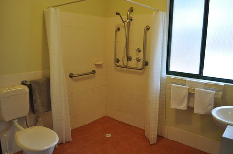 Karri Valley Chalets - Whitsundays Accommodation 3