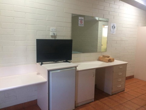 Katherine Motel - Whitsundays Accommodation 1