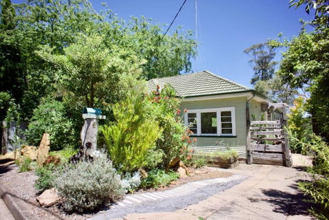 Katoomba Falls Cottage - Whitsundays Accommodation 1