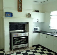 King Cottage - Whitsundays Accommodation