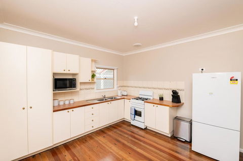 Kinross On Cox Sweet, Neat & Simple + Wifi - Whitsundays Accommodation 0