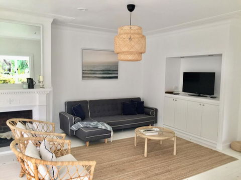 Kookaburra House, Newport - Whitsundays Accommodation 2