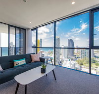 KOZYGURU BROADBEACH AMAZING VIEW 2 BED APT  FREE PARKING WALK TO BEACH QBR004 - Whitsundays Accommodation