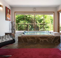 Kuca Stone - Whitsundays Accommodation