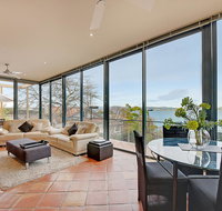 Kylakin - Derwent River Waterfront Views Tennis Court Foxtel - Whitsundays Accommodation