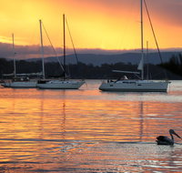 Lakes Edge Cottage - Whitsundays Accommodation