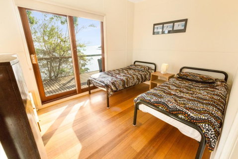 Lakescapes Cottage - 180 Degree Panoramic Views - Whitsundays Accommodation 3