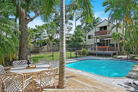 Lakeside Beach House - Hostie Properties - Whitsundays Accommodation 0