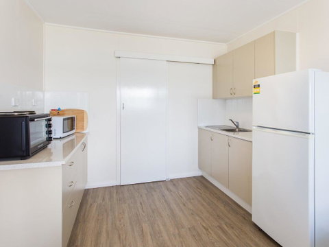 Lakeside Flats 6 - Whitsundays Accommodation 2