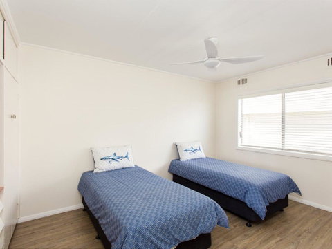 Lakeside Flats 6 - Whitsundays Accommodation 3