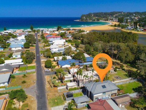 Lakeside Luxury - 13 Lake Street - Whitsundays Accommodation 2